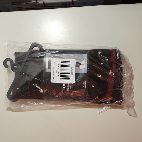 ❤️NWT VINTAGE TORRID FULL LENGTH LEGGING LAYERED PEBBLES CELESTIAL PRINT SIZE 2X - Picture 5 of 10